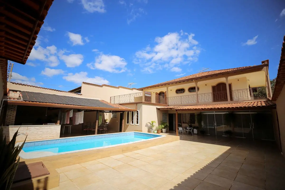 Uma excelente oportunidade de imóvel muito bem localizada de fácil acesso e muit...