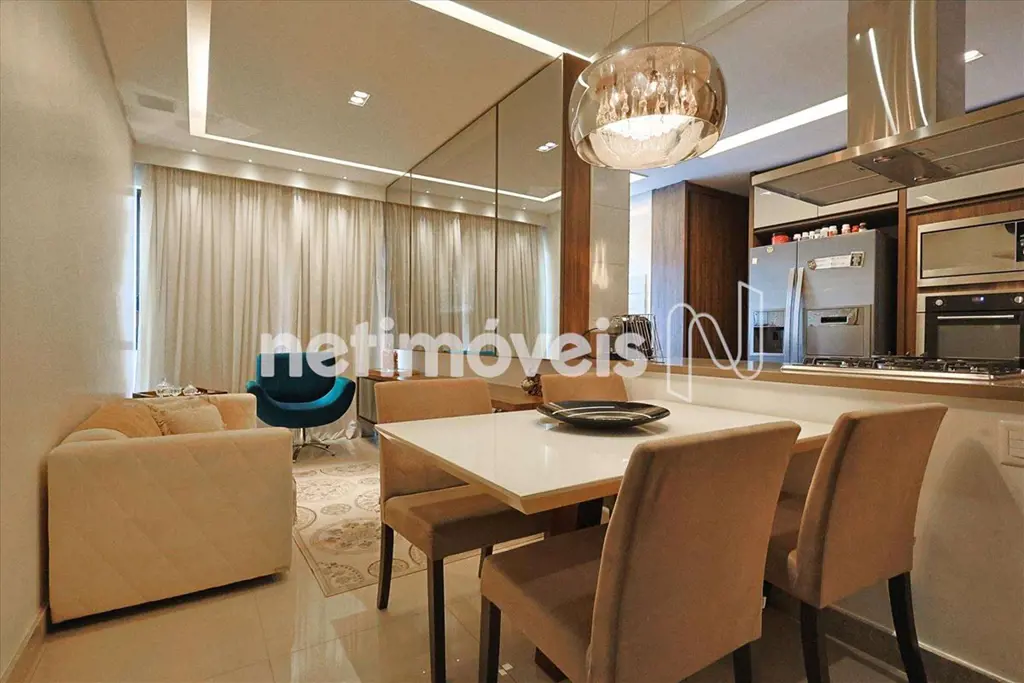 Espaços Generosos: 156,70 m2 de pura elegância, com ambientes integrados e bemil...