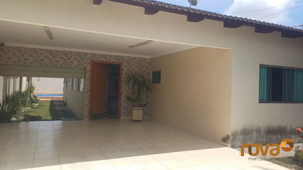 Casa 3 quartos sendo 1 Suíte, MOBILIADA ,piscina,varanda gourmet, com churrasque...