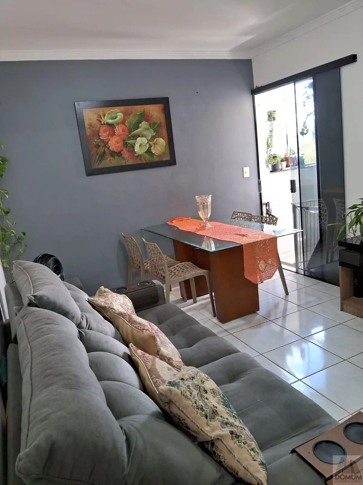 QUADRA 107 - 73M² - 2 VAGAS - Quadra 107 - Descrição Apartamento:Três quartos co...