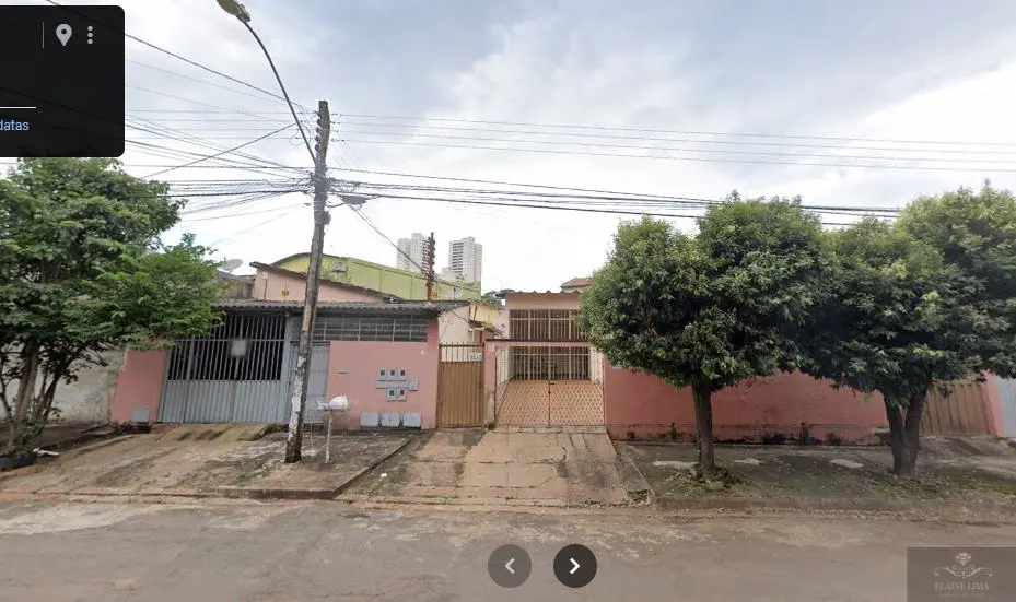 VENDE-SE ÁREA DE 800 Mts2 (LOTE) COM HABITAÇÕES.Área com ótima localização e exc...