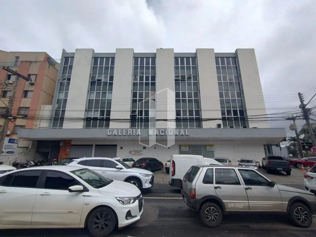 Excelente Sala Comercial na Galeria Nacional, Avenida 85 com Rua T-53 no Setor M...
