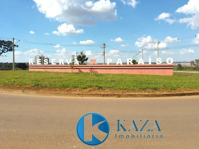 Lote com água encanada, asfalto nas ruas, iluminação pública, muito bem localiza...