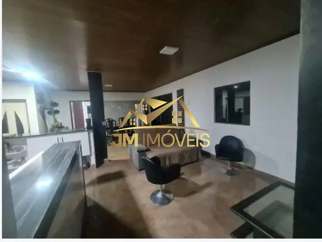  A JM Imóveis vende excelente chácara com casa em condomínio no Lago Oeste. Comp...