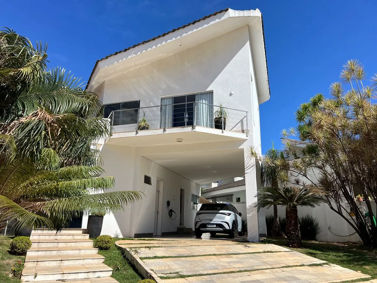 Sobrado Residencial de Alto Padrão nos Jardins Atenas - 4 Suites sendo uma maste...