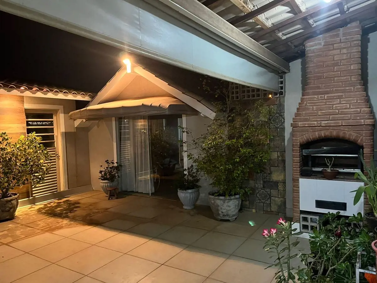 Localizada no GUARA II, a casa dos seus sonhos aguarda por você no Conjunto Q da...