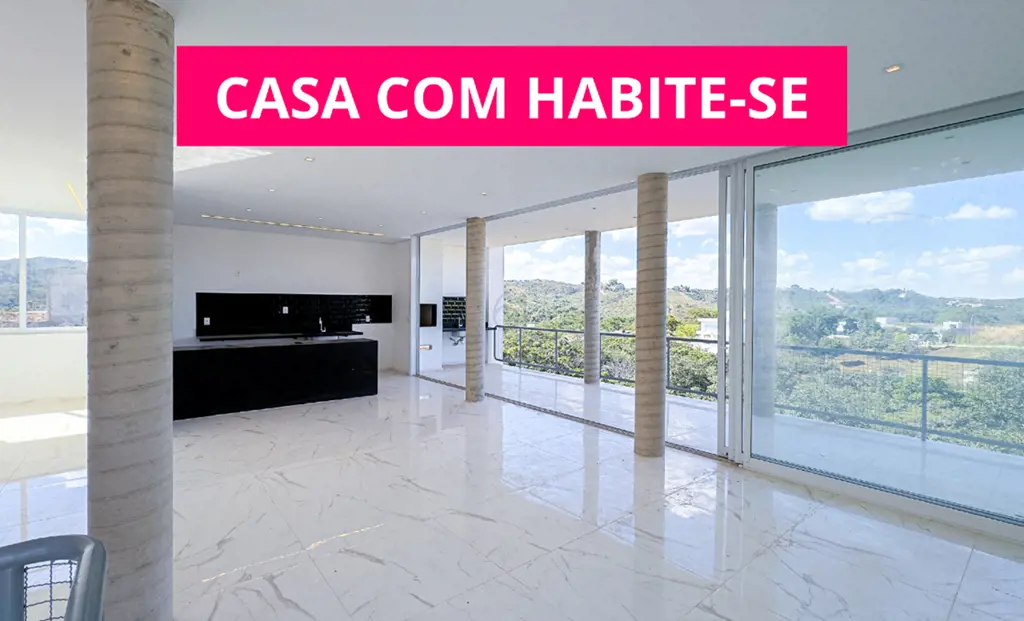 Casa nova, recém construída, com Habite-se, localizada no Condomínio Quatro Esta...