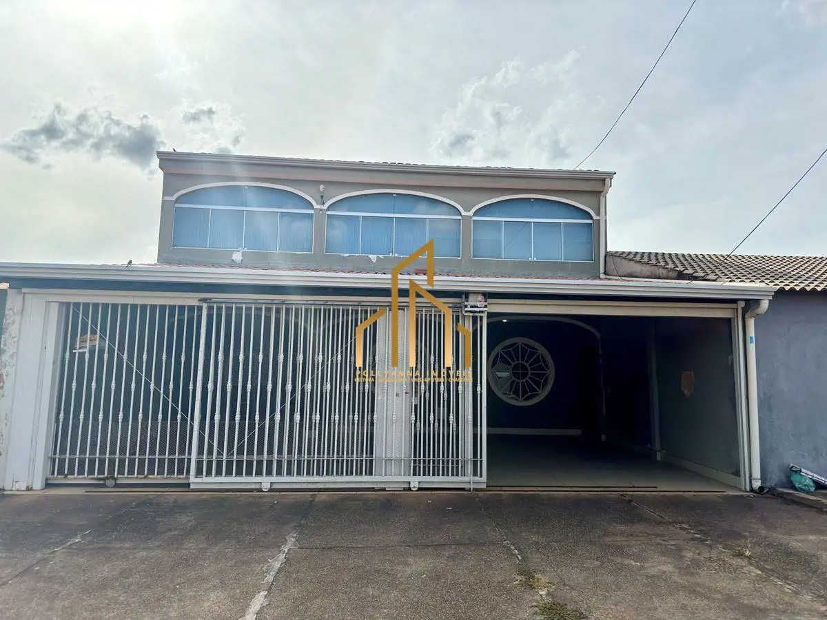 Casa Sobrado ( Aceita Proposta)Composta por:Primro piso: duas sala ampla, lavabo...