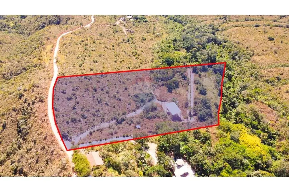 Chácara de 2 hectares, terreno em declive, mata nativa, grota úmida, linda vista...