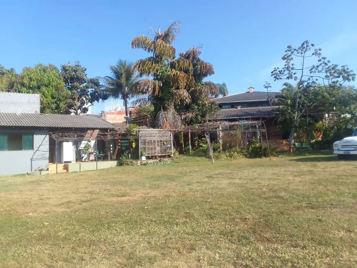 DALEPRANE INTELIGÊNCIA IMOBILIÁRIA VENDE: Magnífica casa em Arniqueiras no Conju...