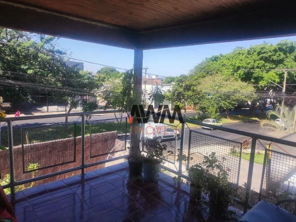 Sobrado, a 300 mt do Buriti Shopping otimo para investir, com 4 dormitórios à ve...