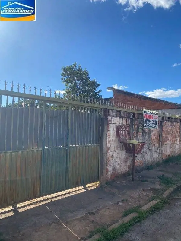 IMOBILIÁRIA FERNANDES vende lote no Setor Oeste do Gama, com um barraco de aprox...