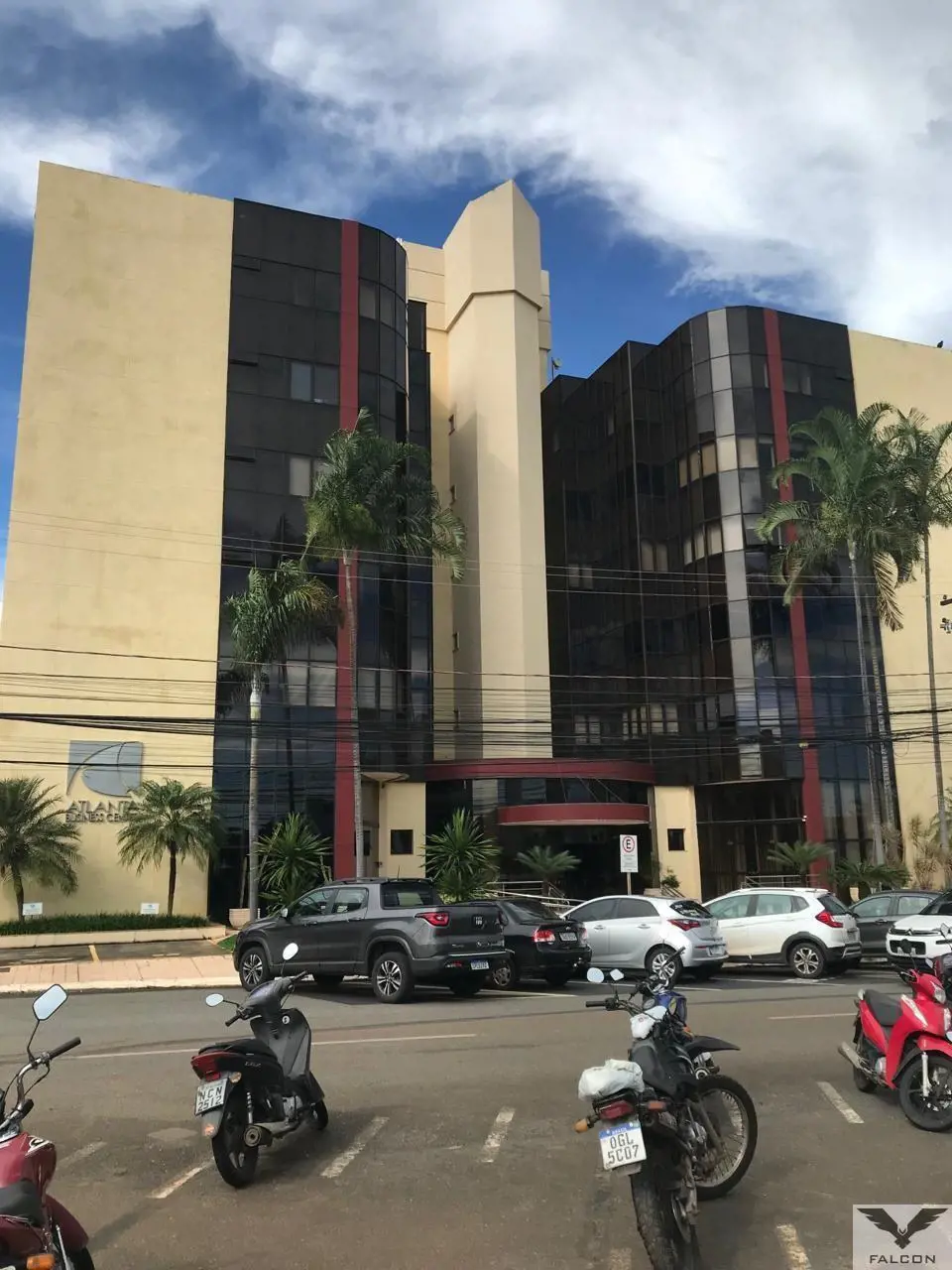 Cidade empresarial, Ed. Atlanta , sala 19, segundo andar , 25m2 , tem garagem in...