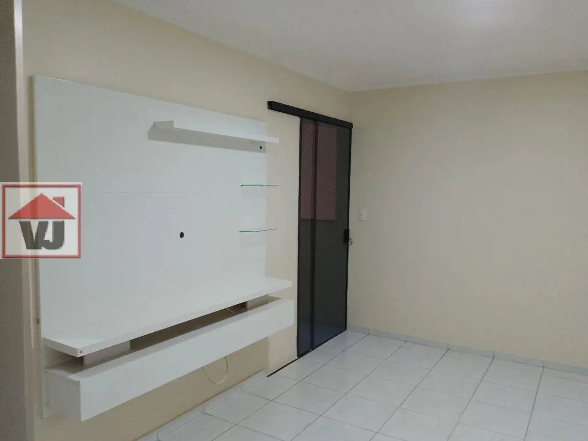 OPORTUNIDADE. DESOCUPADO.FÁCIL ACESSO PELA EPTGEXCELENTE APARTAMENTO, COM 2 VAGA...