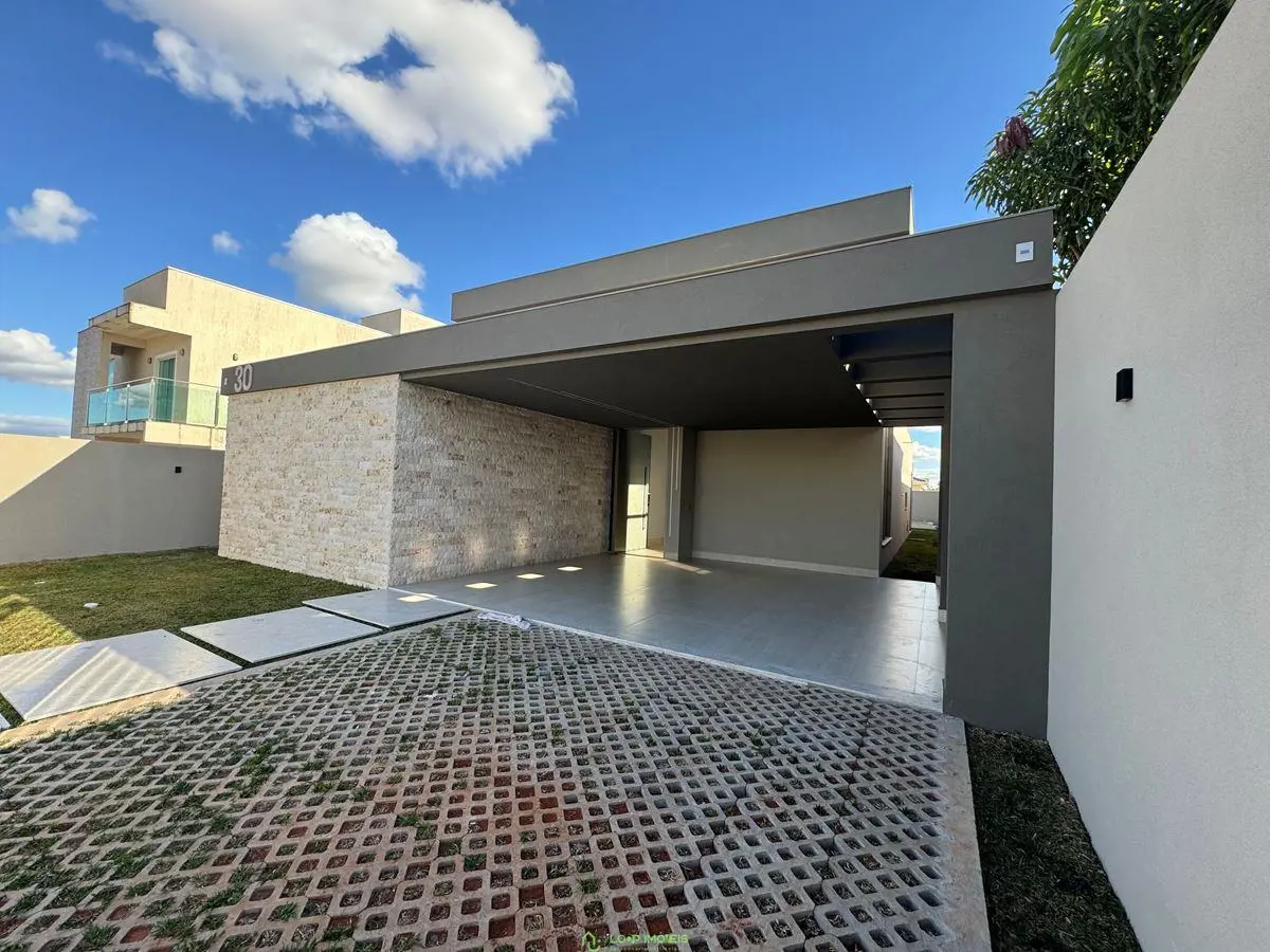 Loop Imoveis vende excelente casa no Condomínio Algo da Boa Vista em Sobradinho....