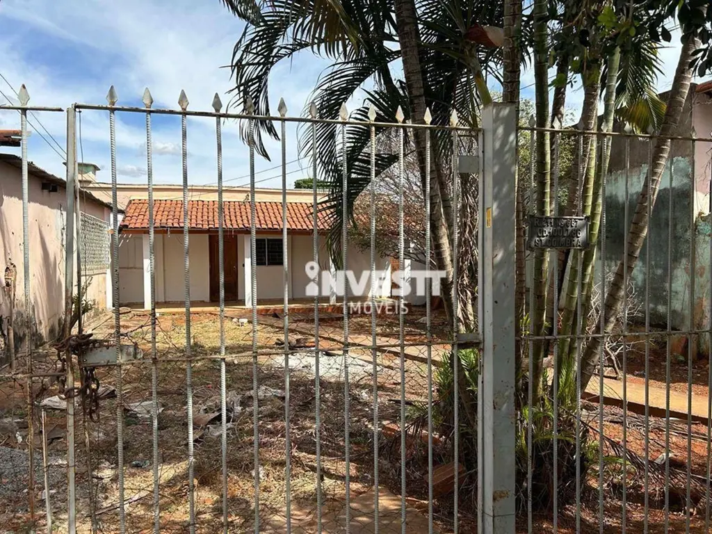 Excelente lote residencial / comercial no setor Coimbra com 360m2 Possui uma cas...