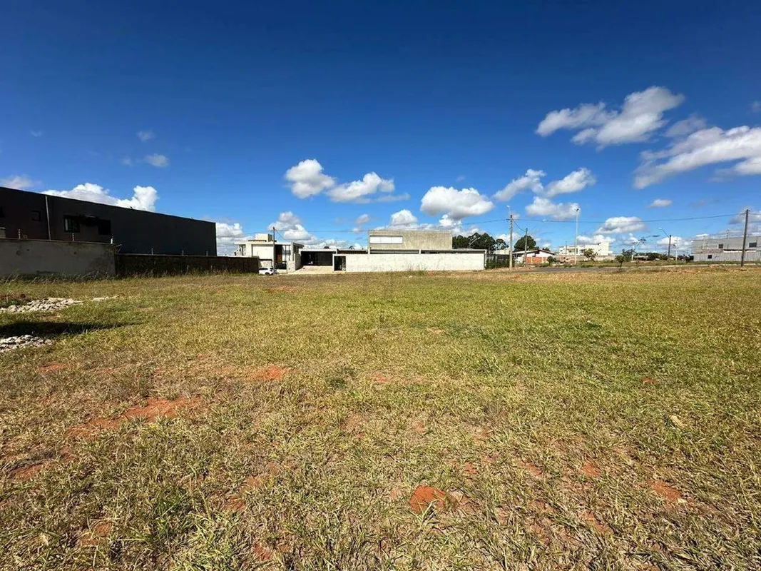 Lote vazio e pronto para construir!!!OPORTUNIDADE!!! Excelente Terreno VAZADO, n...