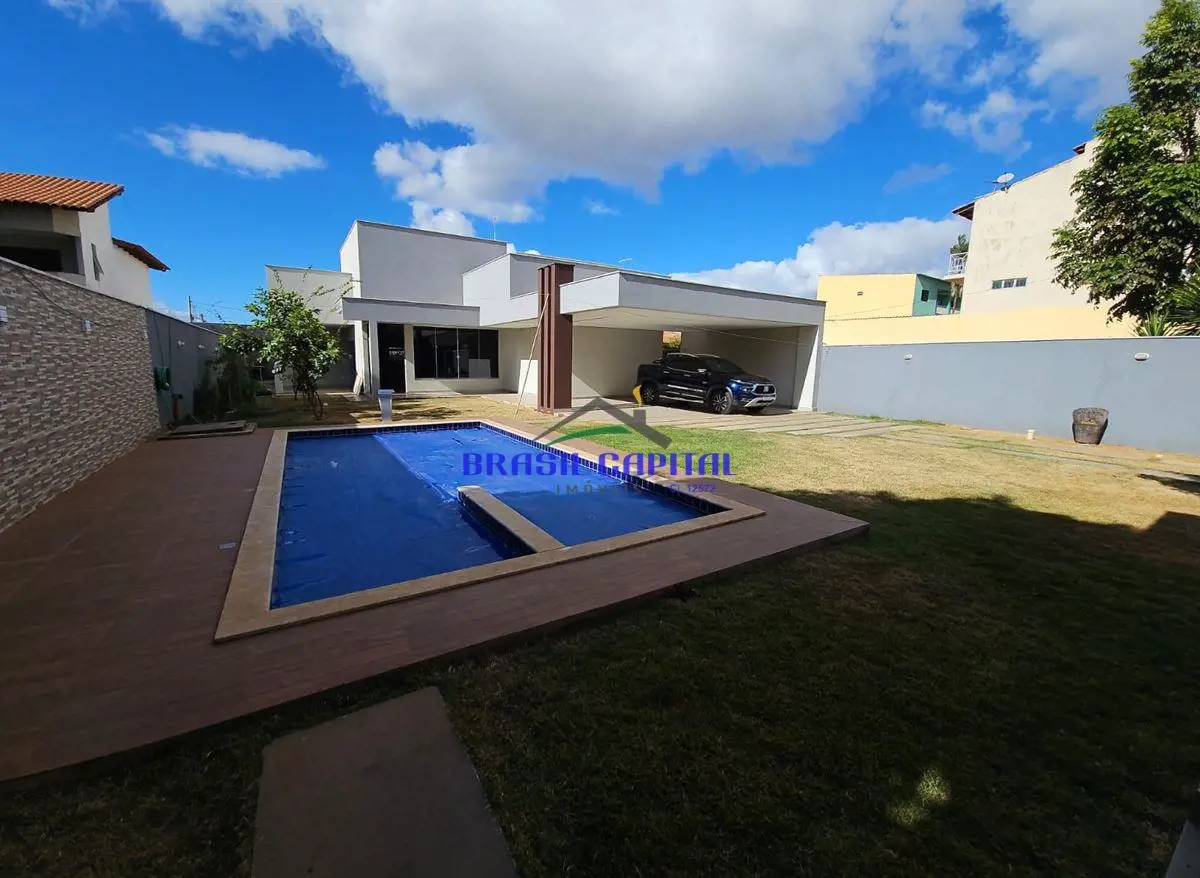 Esta casa pode ser sua! Venha visitar, casa terrea alto padrao, pé direito duplo...