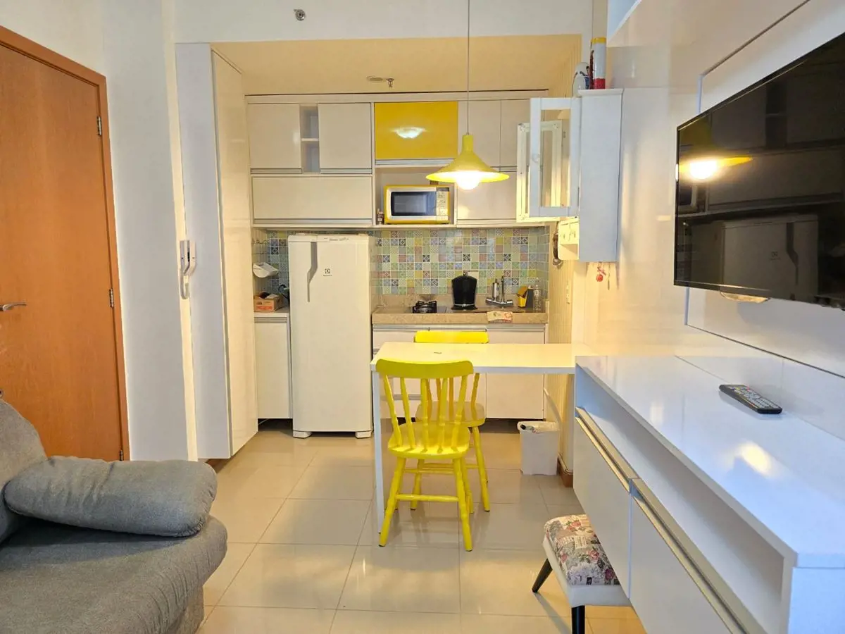 Exclusividade, Mobiliado com ar condicionado!Completa - com garagem coberta;- Sa...