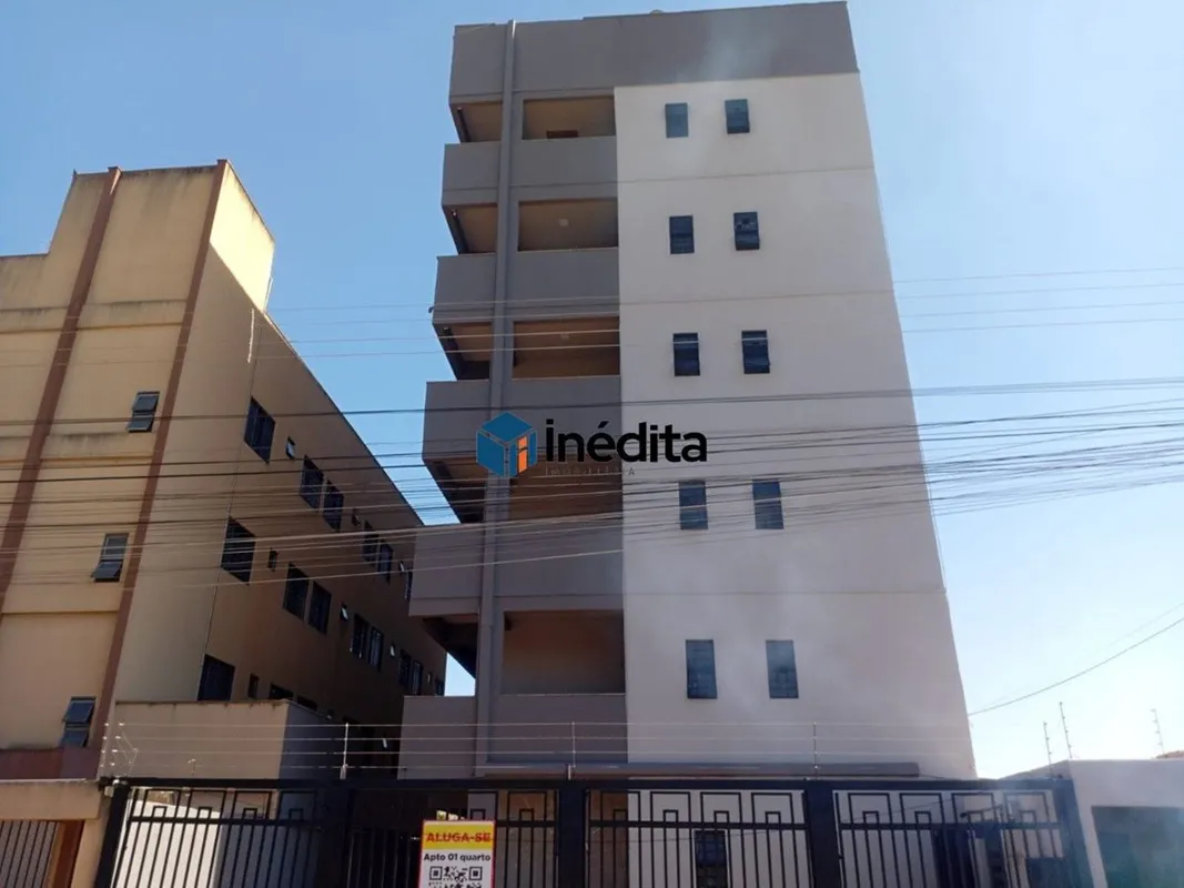 LOCALIZAÇÃO:Localizado no bairro Cidade Jardim, no Residencial Willy, o imóvel e...