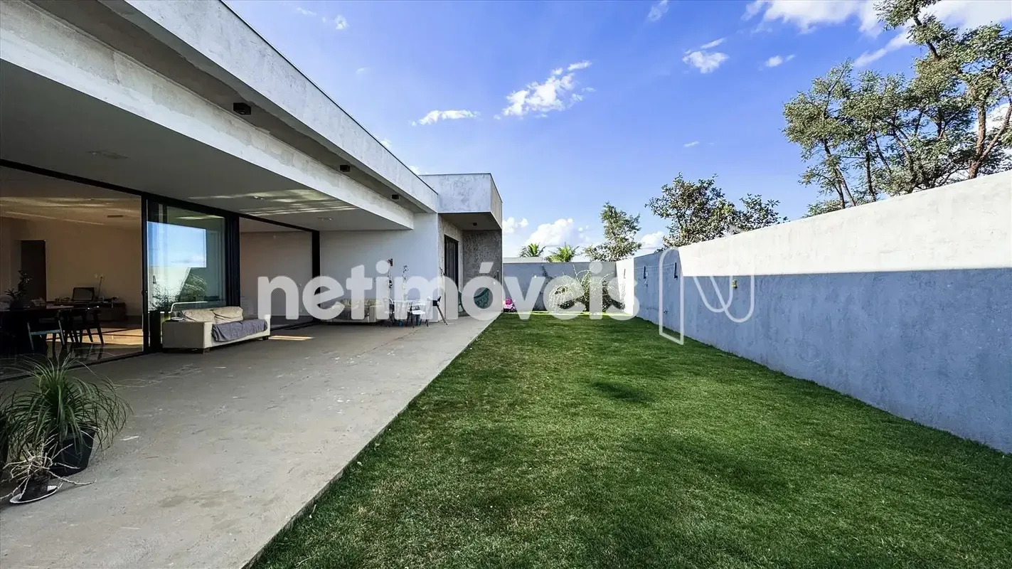 Casa à Venda no Condomínio Estância Quintas da Alvorada Apresentamos uma casa re...