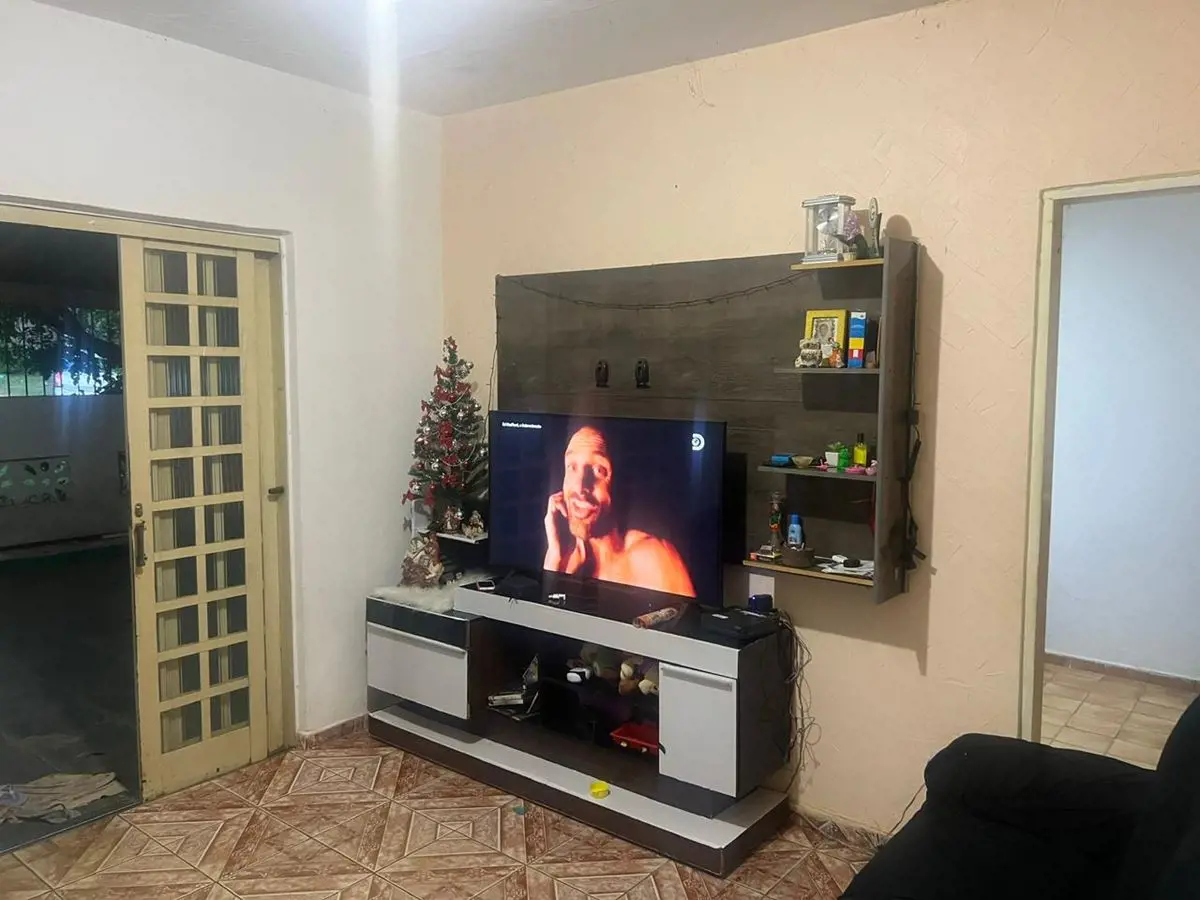 Vendo casa em excelente quadra no setor Sul do Gama. Toda na laje. Lote de 312 m...