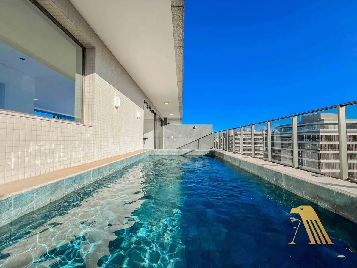 SQNW 106Uma cobertura sensacional no Noroeste.Com 430m2, 4 Suites, 5 vagas.Em um...