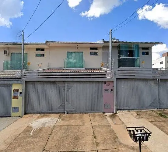 Excelente sobrado de 03 quartos sendo 02 suítes (01 reversível ), lavabo, sala c...