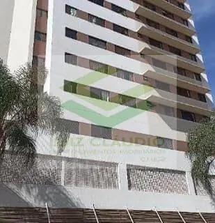 Loja térrea reformada de frente para a Estação Metrô - Arniqueiras com cozinha, ...