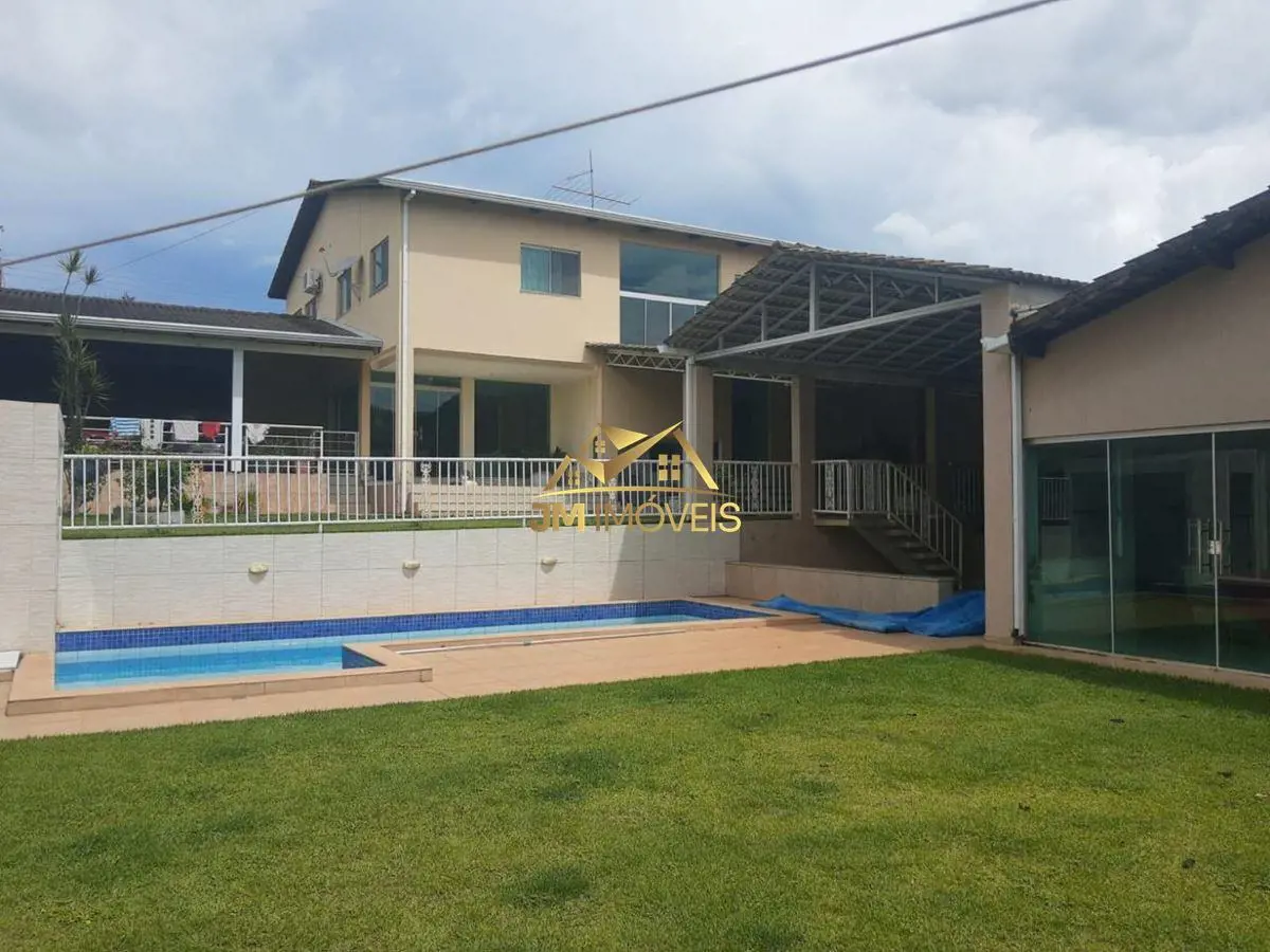 Ampla Residência: Perfeita Para Família GrandeAceita-se permuta/troca por imóvel...