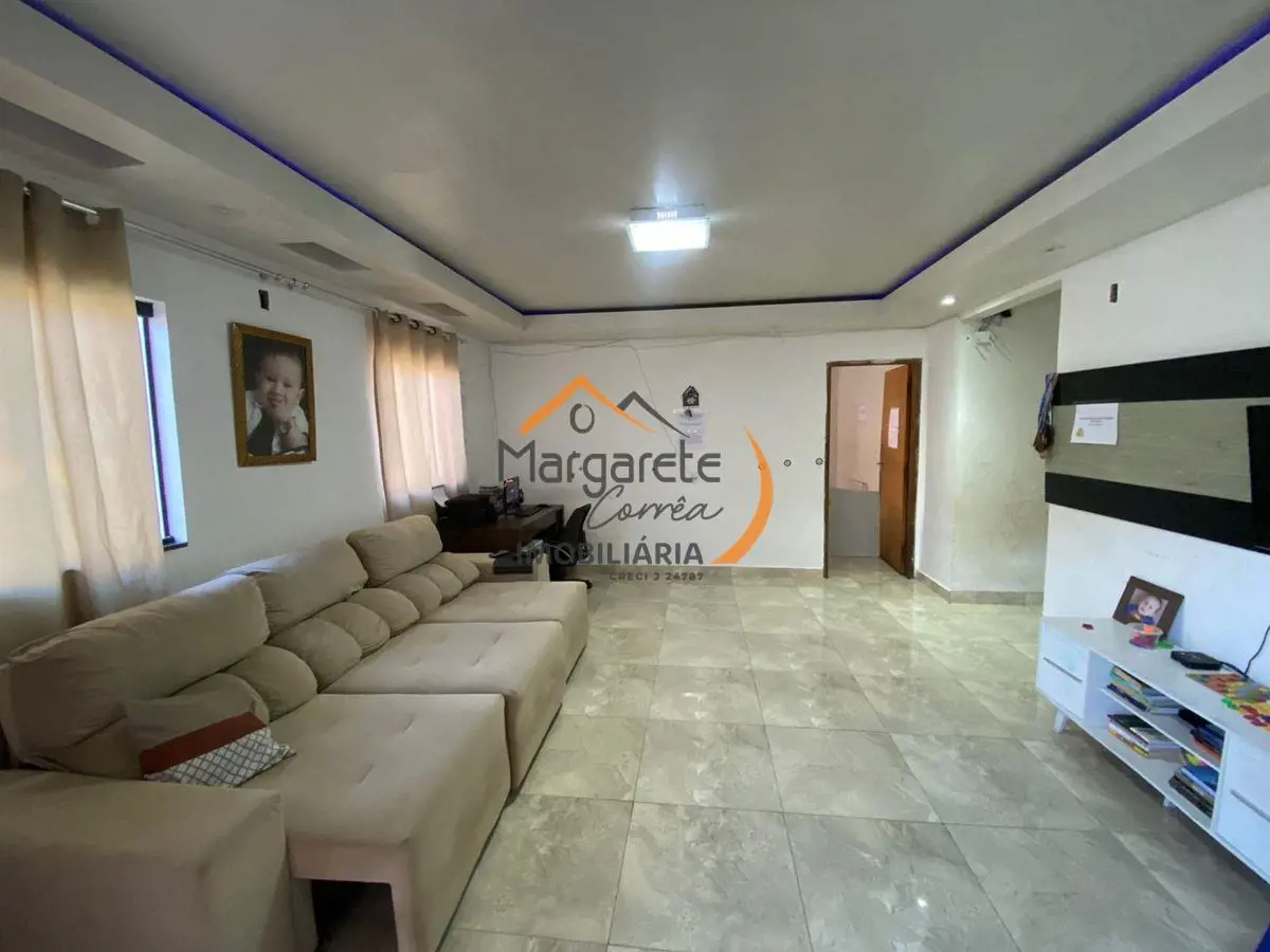 Imobiliária Margarete Corrêa vende casa térrea no Condomínio Serra Dourada 2Casa...