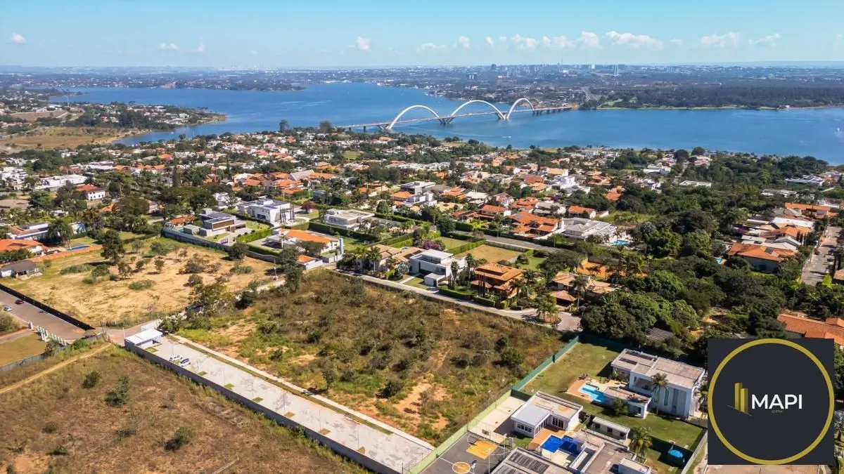 MAPI VENDE LOTE Qi 26 condomínio fechado e pronto para construir assim sendo:- A...