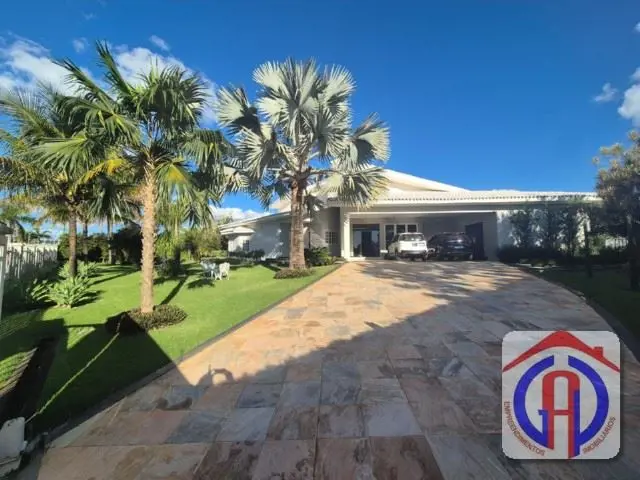 VENHA CONHCER!!!Vendo excelente casa de alto padrão na Quadra 19 do Park Way.Tér...