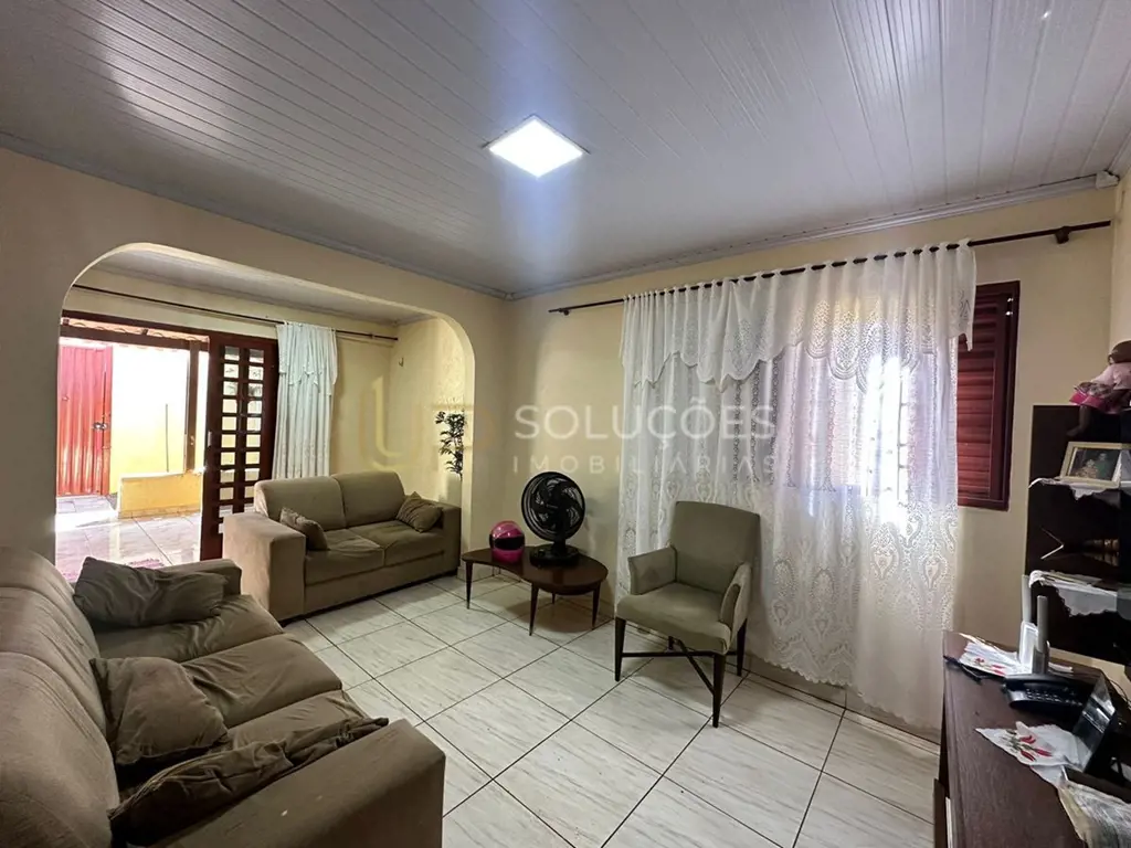 2 Quartos | 2 Vagas | DCE | Terreno: 200m² | Construção: 130m² | R$380.000,00Loc...