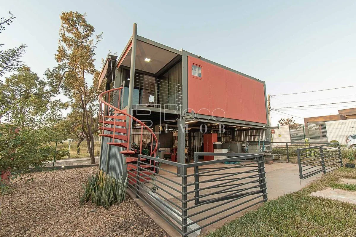 Casa Container O prazer de morar em uma obra de arte contemporânea.Casa Containe...