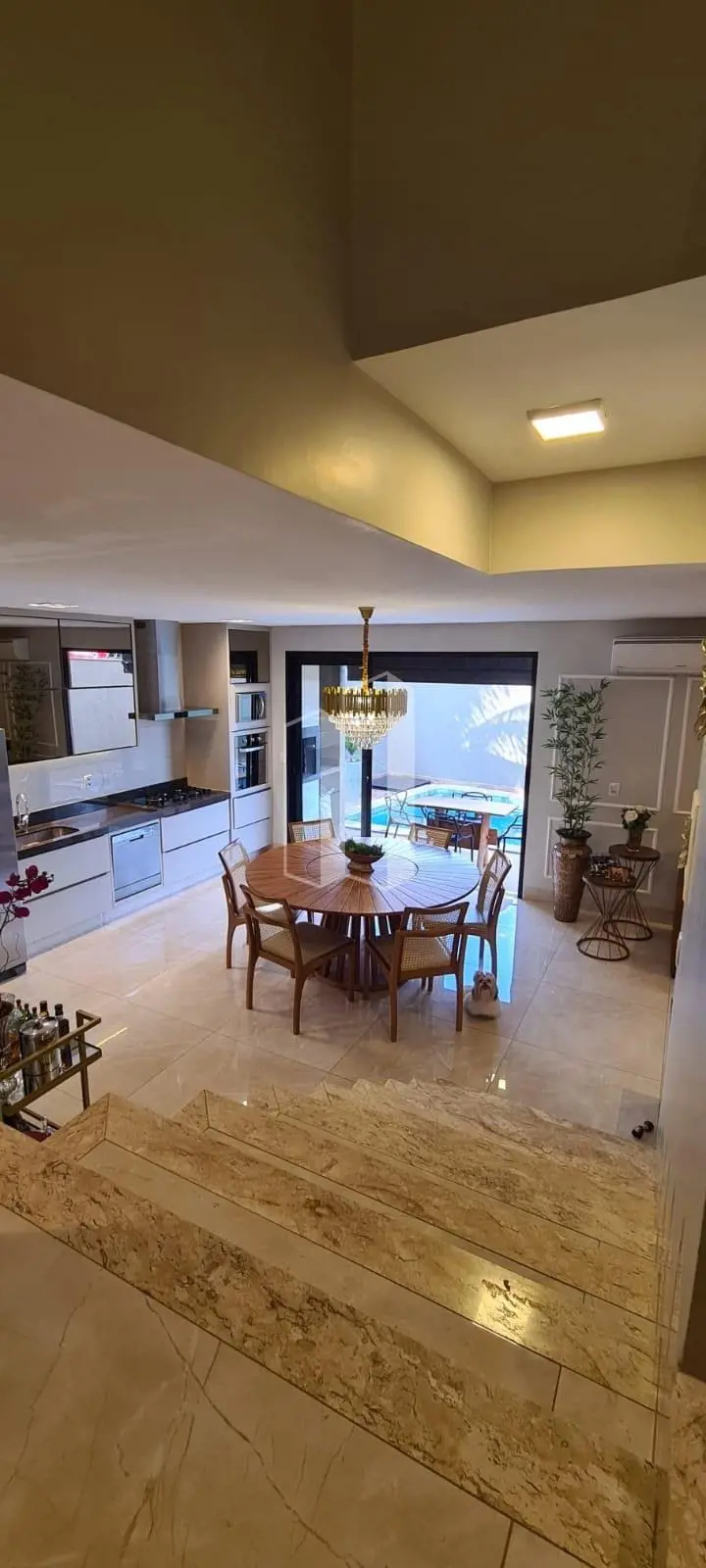 O sobrado do seus sonhos na Vila Rezende. Imóvel completo, semi-mobiliado, tudo ...