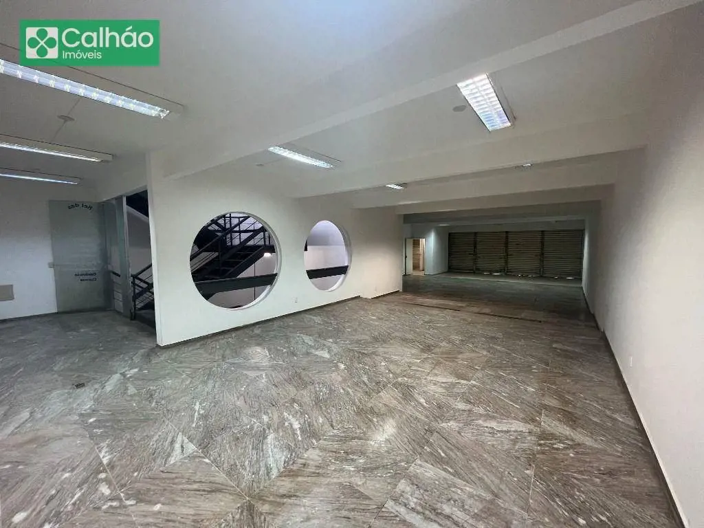 Localização Privilegiada Frente para a W3 513 SulÁrea total: 1.480m2 Especial pa...