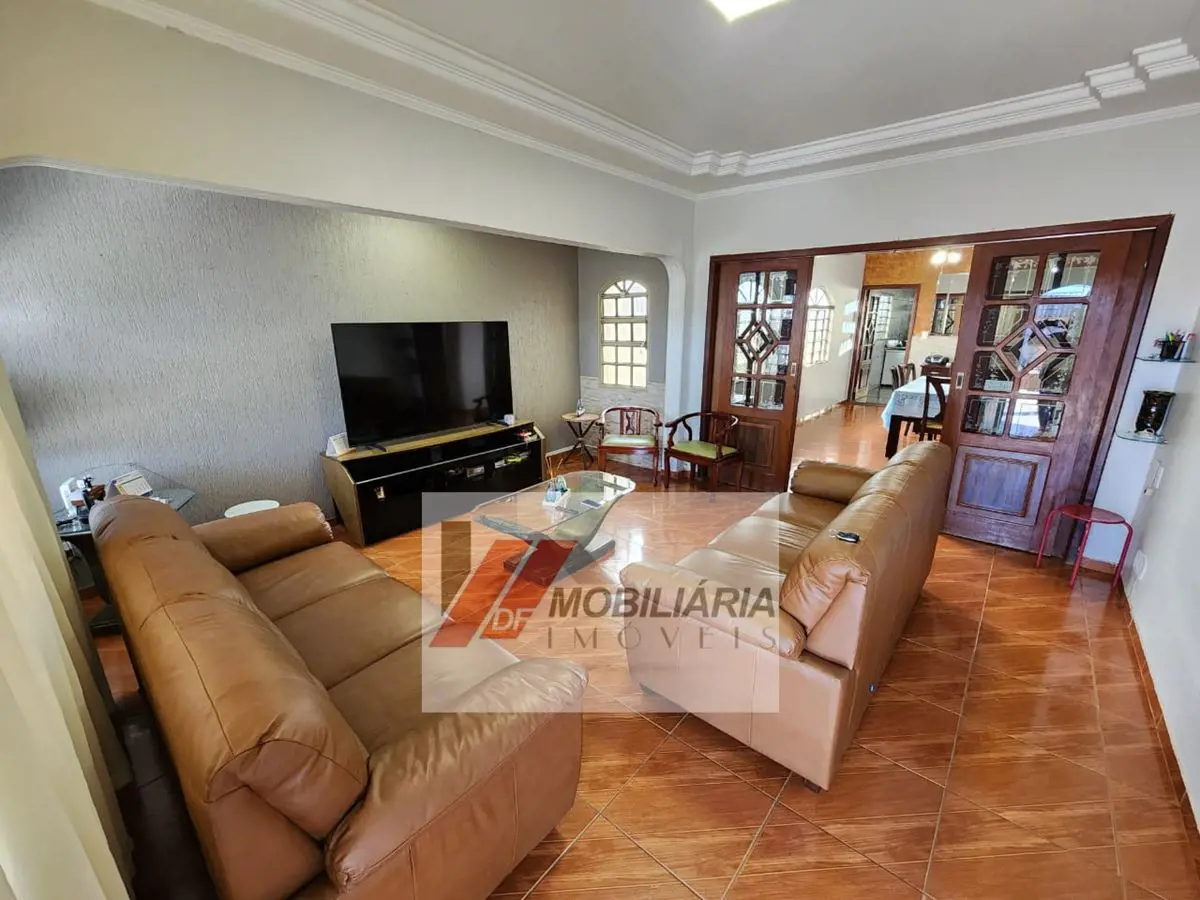 CASA PARA VENDA 04 QUARTOS EM TAGUATINGA NORTE, ACEITA APARTAMENTO MENOR VALOR S...