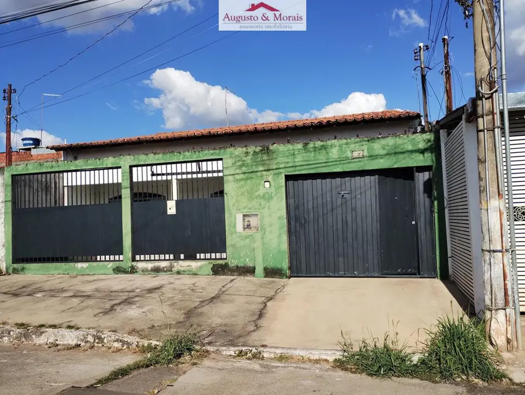 VENDO NA QUADRA 307 CONJUNTO 14 RECANTO DAS EMAS:Casa com 03 quartos ( um dos qu...