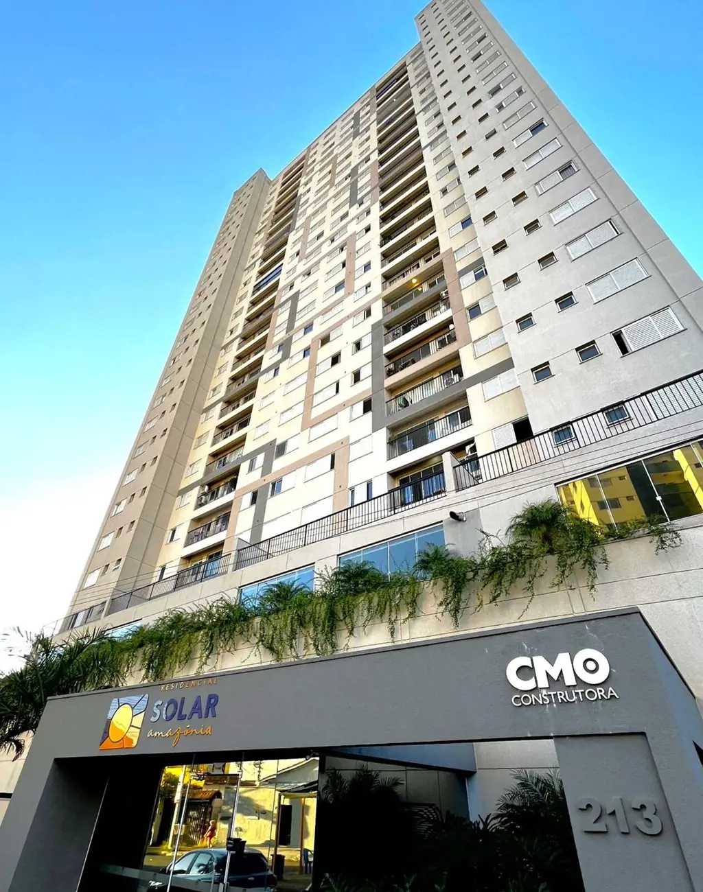 Excelente apartamento com 03 quartos, sendo uma suíte, sala de estar com varanda...
