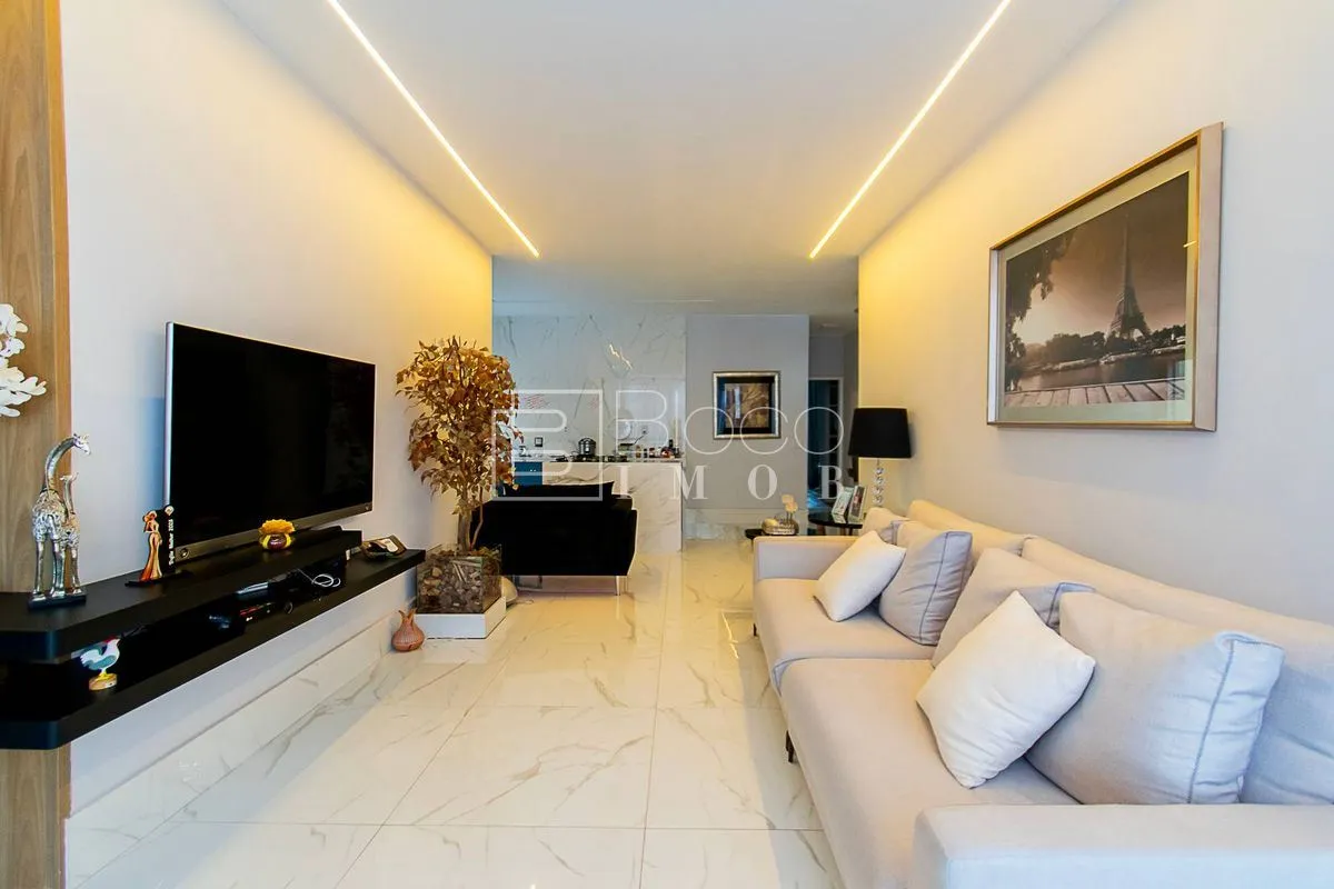     VISITAS ADRIANA 61-99676-6474 VENHA CONHECER ESSA CASA MODERNA E ACONCHEGANT...