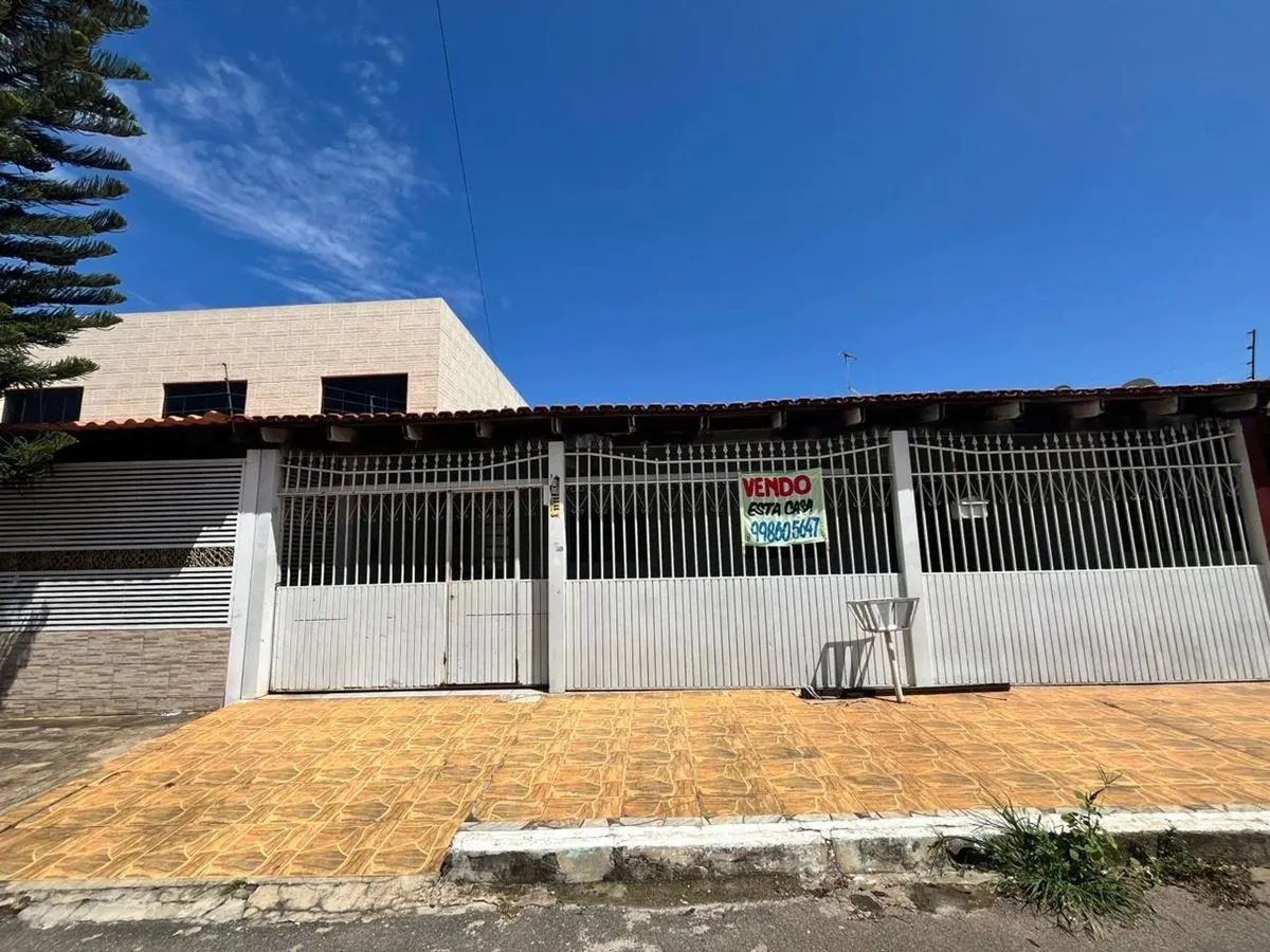 JDM IMOBILIÁRIA VENDE:Casa na QD 305 - Recanto das Emas - 02 quartos, sendo 01 s...