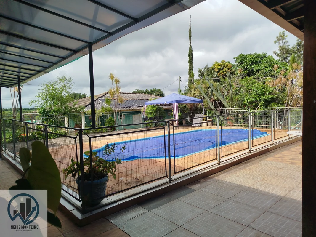 Imagine morar em uma espaçosa chácara no coração do Núcleo Rural Casa Grande, no...