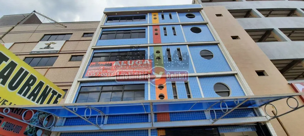 Prédio com habite-se, com acabamento em granito e porcelanato, elevador, ao lado...