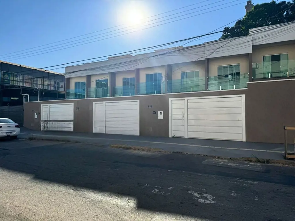 Sobrados novos pronto para mora no Setor Pedro Ludovico próximo a Av. Transbrasi...