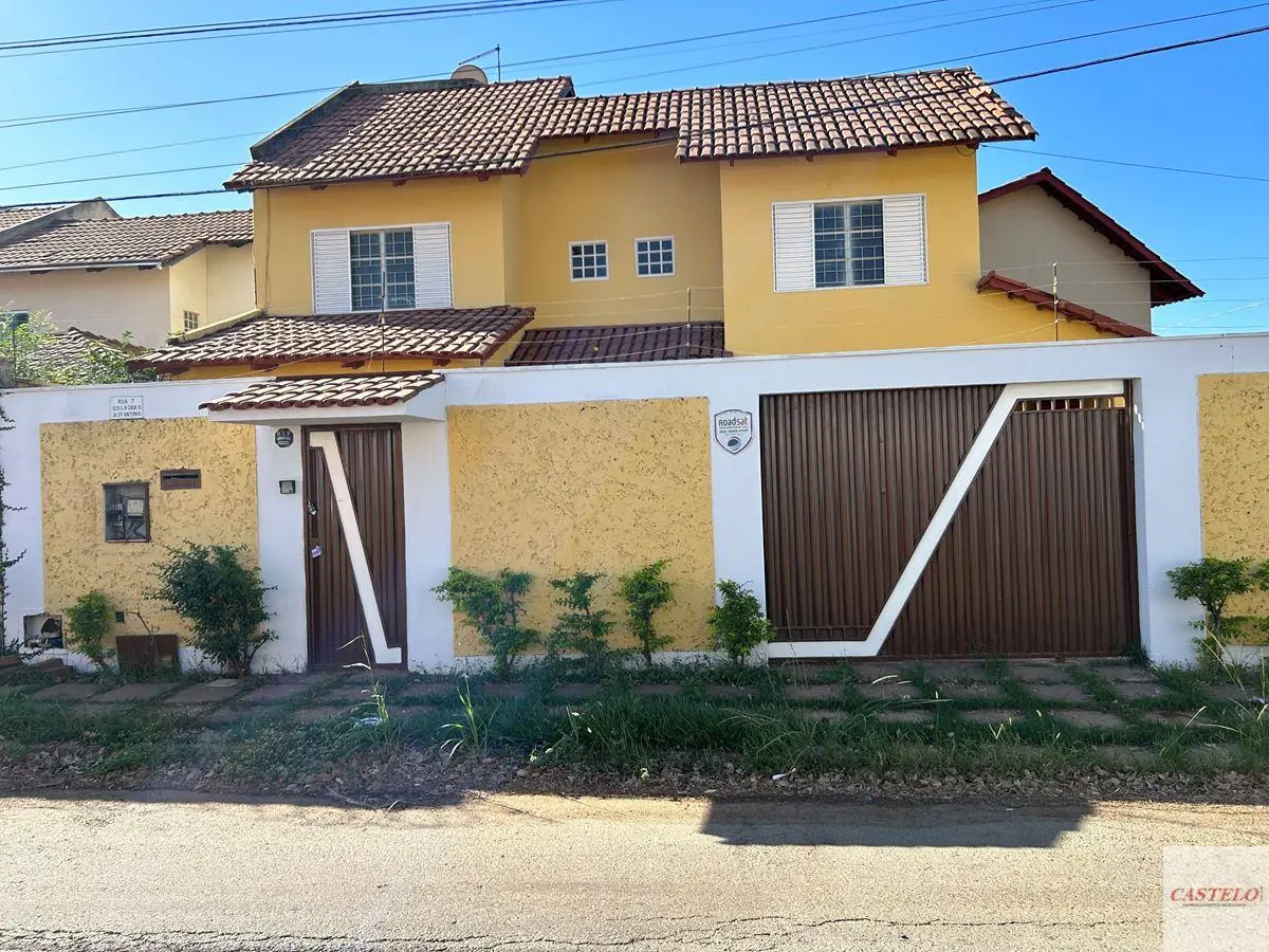 Área Construída - 146,47m²Área Lote - 189,02m²03 suítes plenas, suíte principal ...