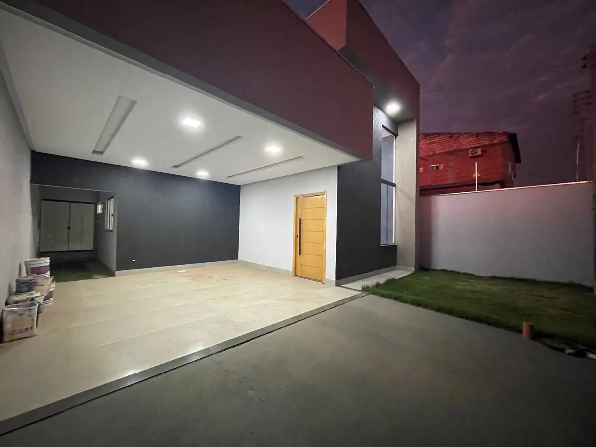 Casa com ótima localização no Setor Sul l etapaImóvel com terreno de 220m²Área c...