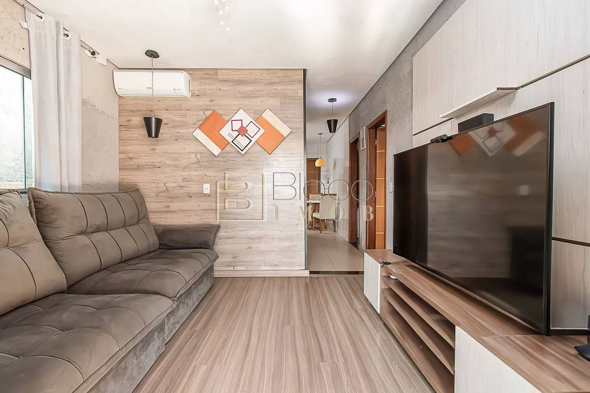 FORA DE VENDAExcelente casa com 3 quartos sendo 1 suíte na QD 801 do Recanto das...