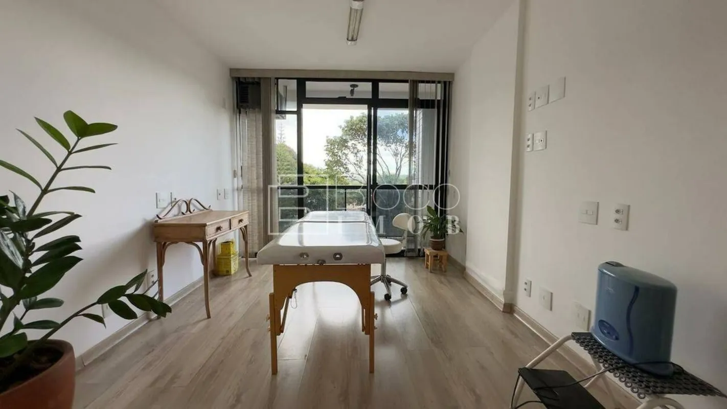 Sala Comercial em ótima localização na Asa Sul; Quadra 705Sala pronta para uso, ...