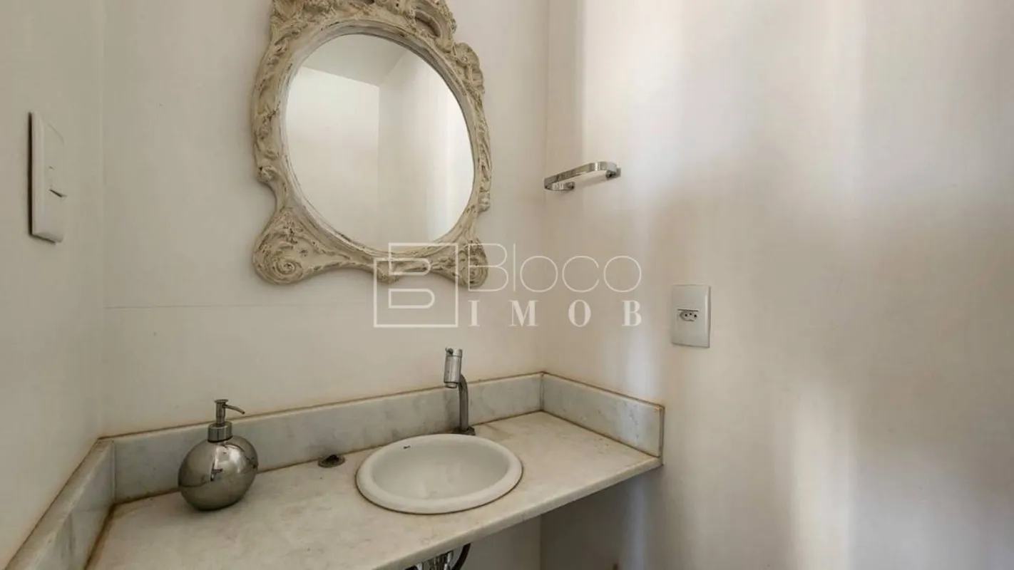 Sala comercial no Setor Bancário Norte.Sétimo andar;Copa;Banheiro ;Sala ampla co...